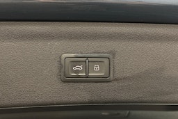 sininen Audi Q3 2018 kuva 21.