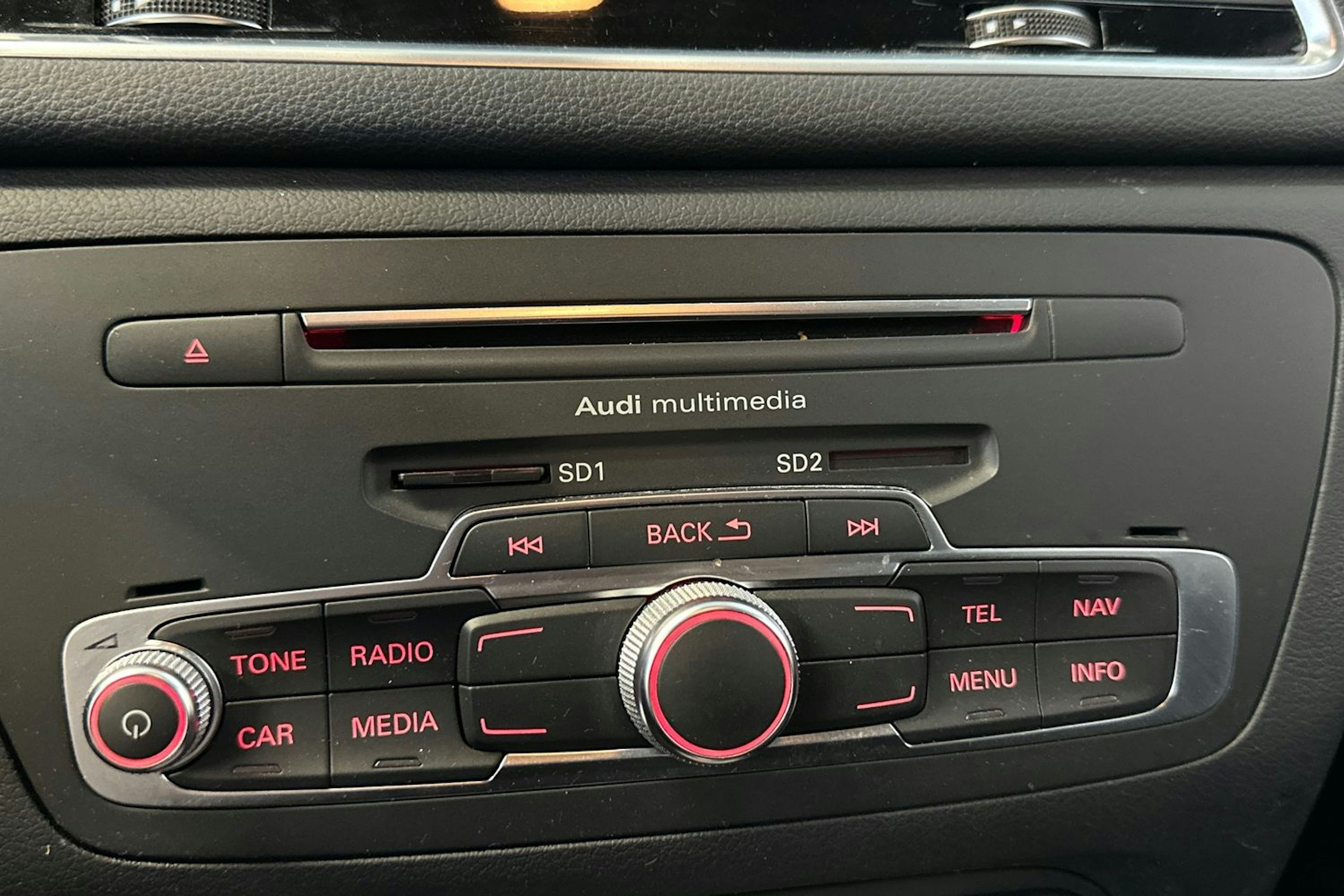 sininen Audi Q3 2018 kuva 31.