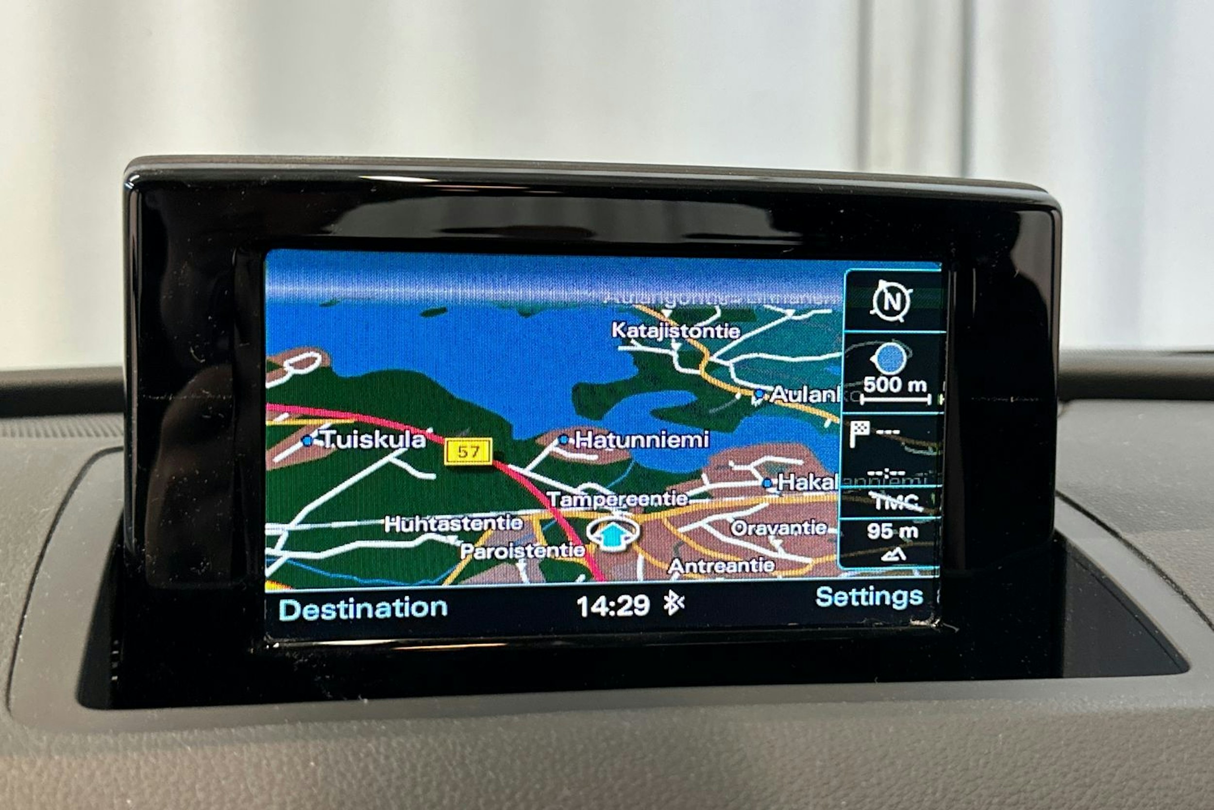 sininen Audi Q3 2018 kuva 32.