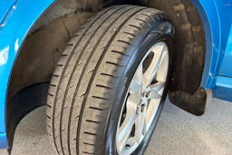 Sininen Audi Q3 2018 kuva 12.