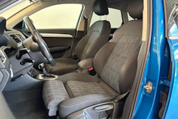Sininen Audi Q3 2018 kuva 13.