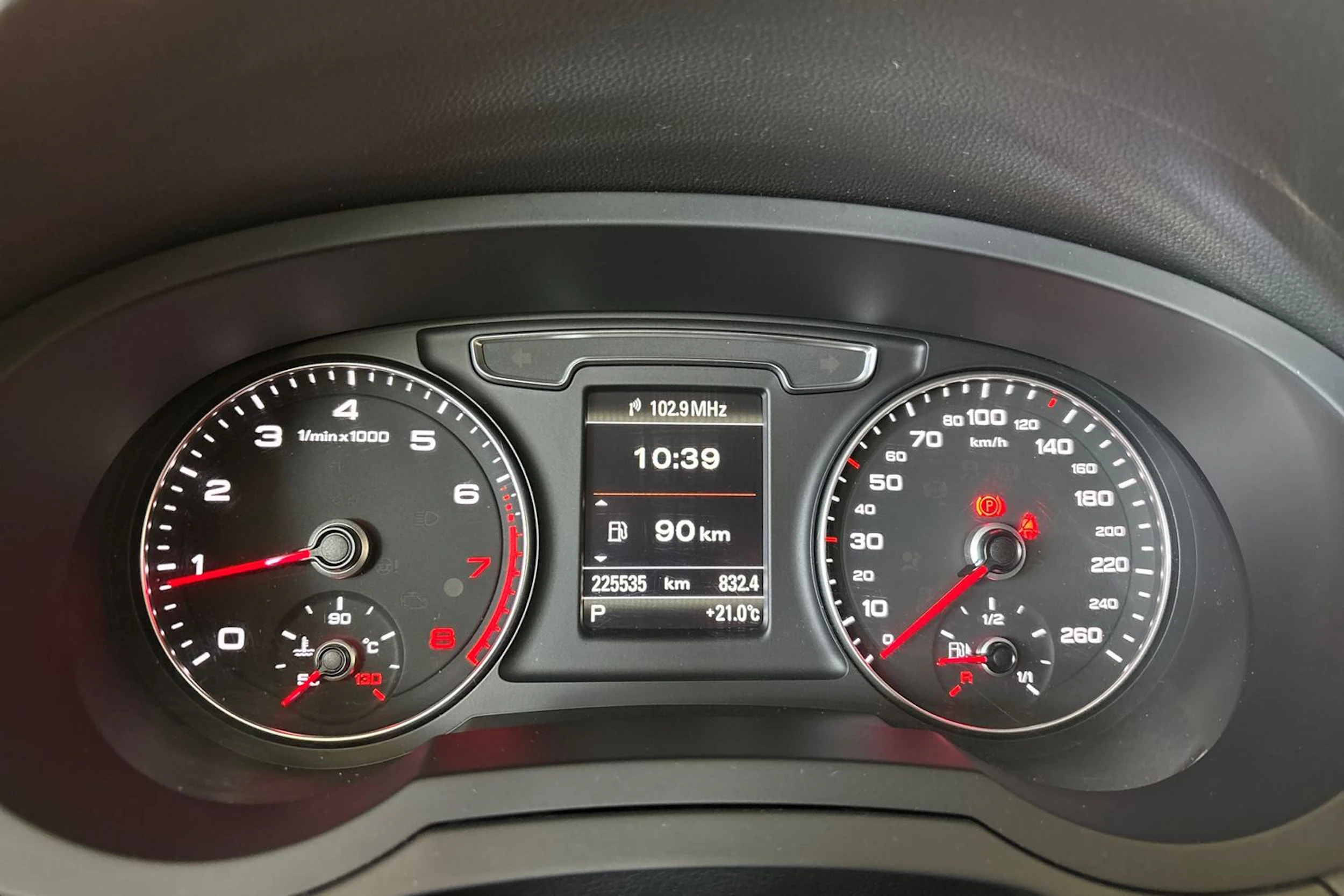 Sininen Audi Q3 2018 kuva 14.