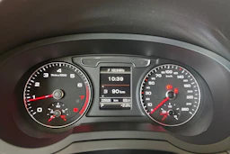 Sininen Audi Q3 2018 kuva 14.