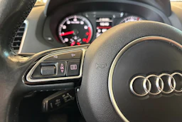 Sininen Audi Q3 2018 kuva 15.