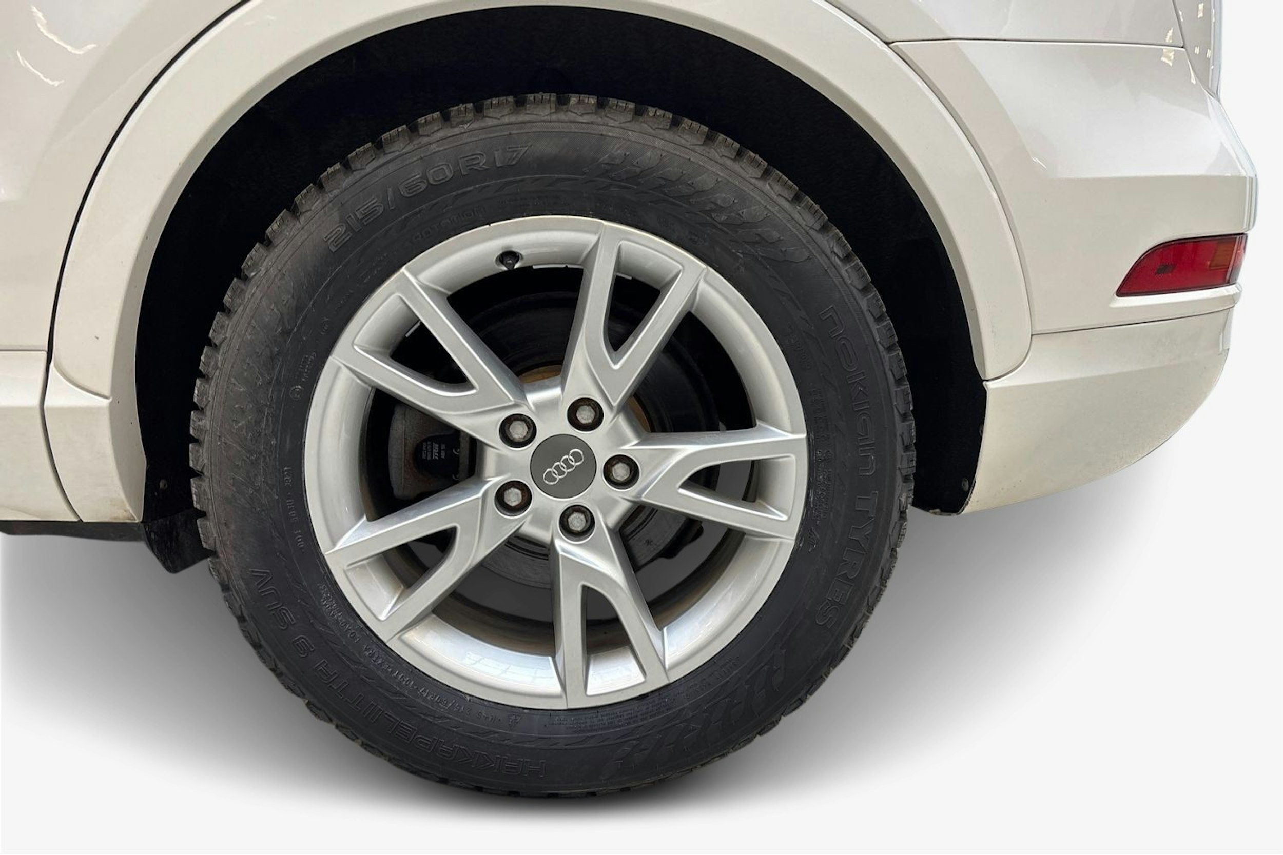 valkoinen Audi Q3 2018 kuva 11.