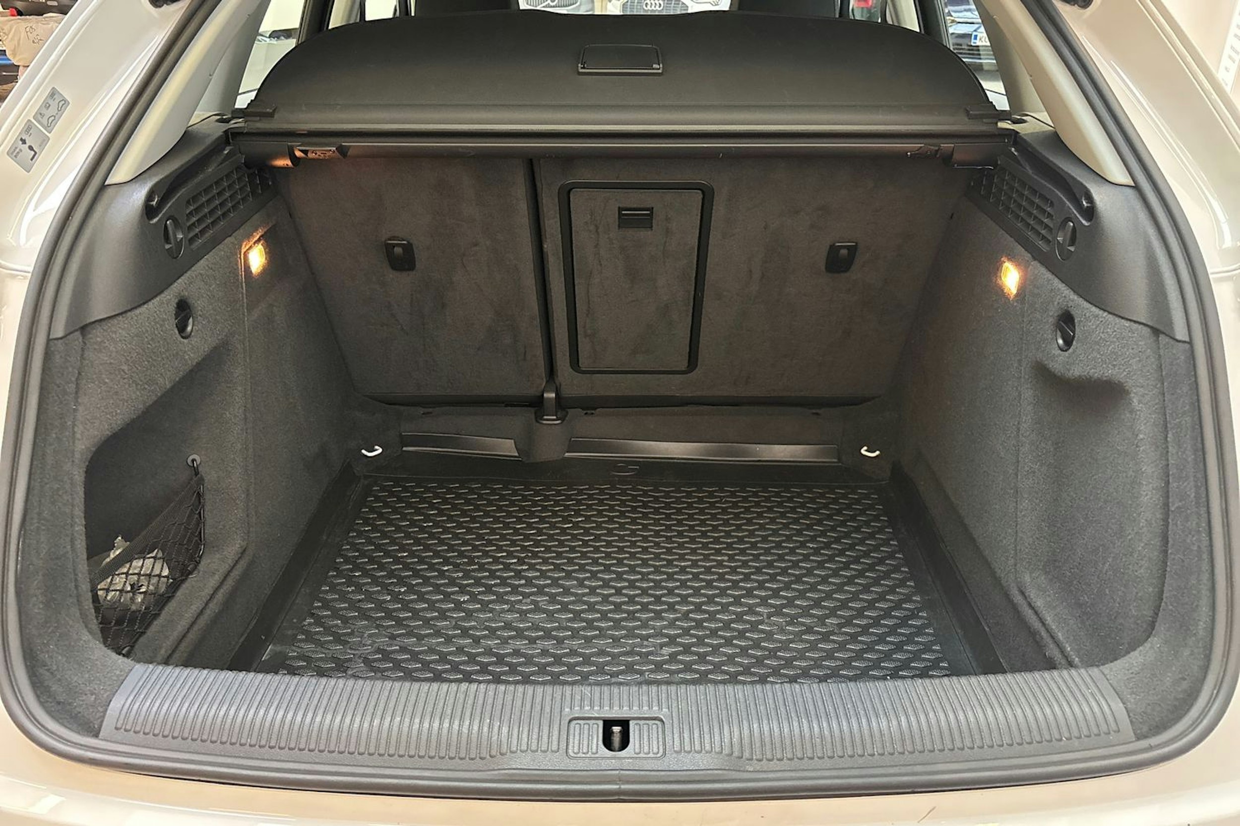 valkoinen Audi Q3 2018 kuva 15.