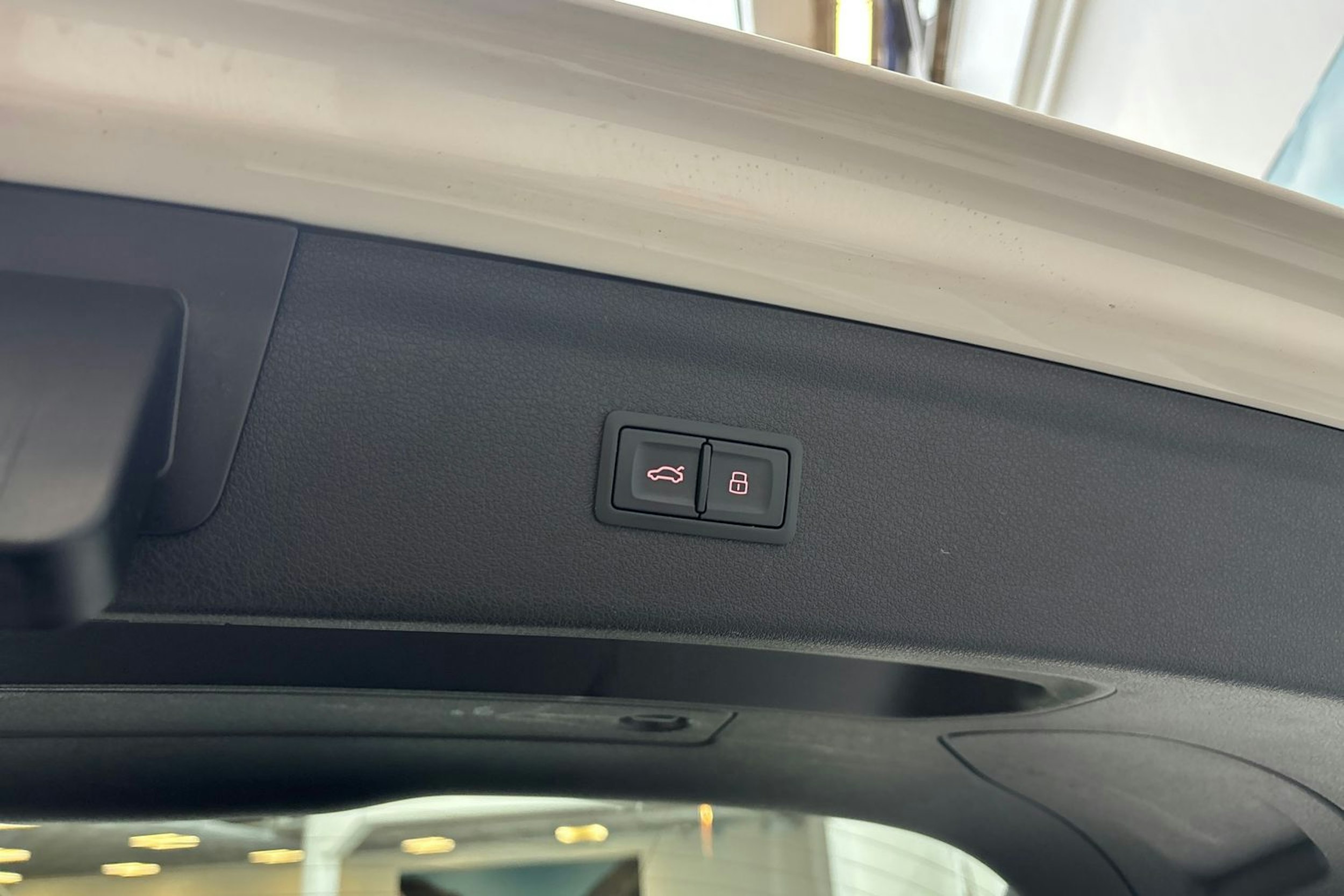 valkoinen Audi Q3 2018 kuva 16.