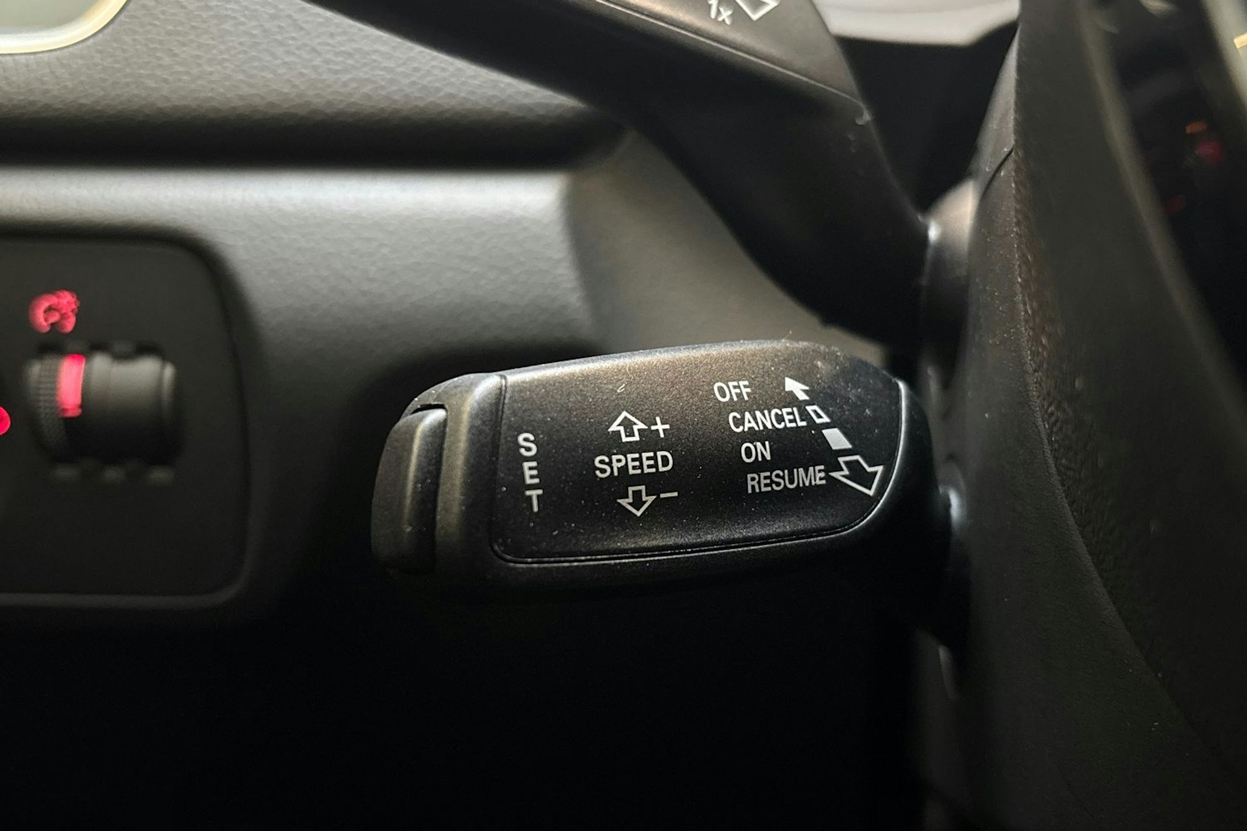 valkoinen Audi Q3 2018 kuva 18.