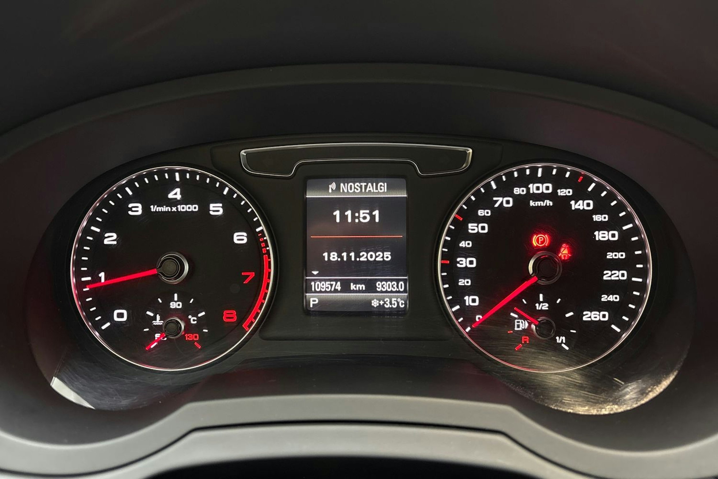 valkoinen Audi Q3 2018 kuva 20.