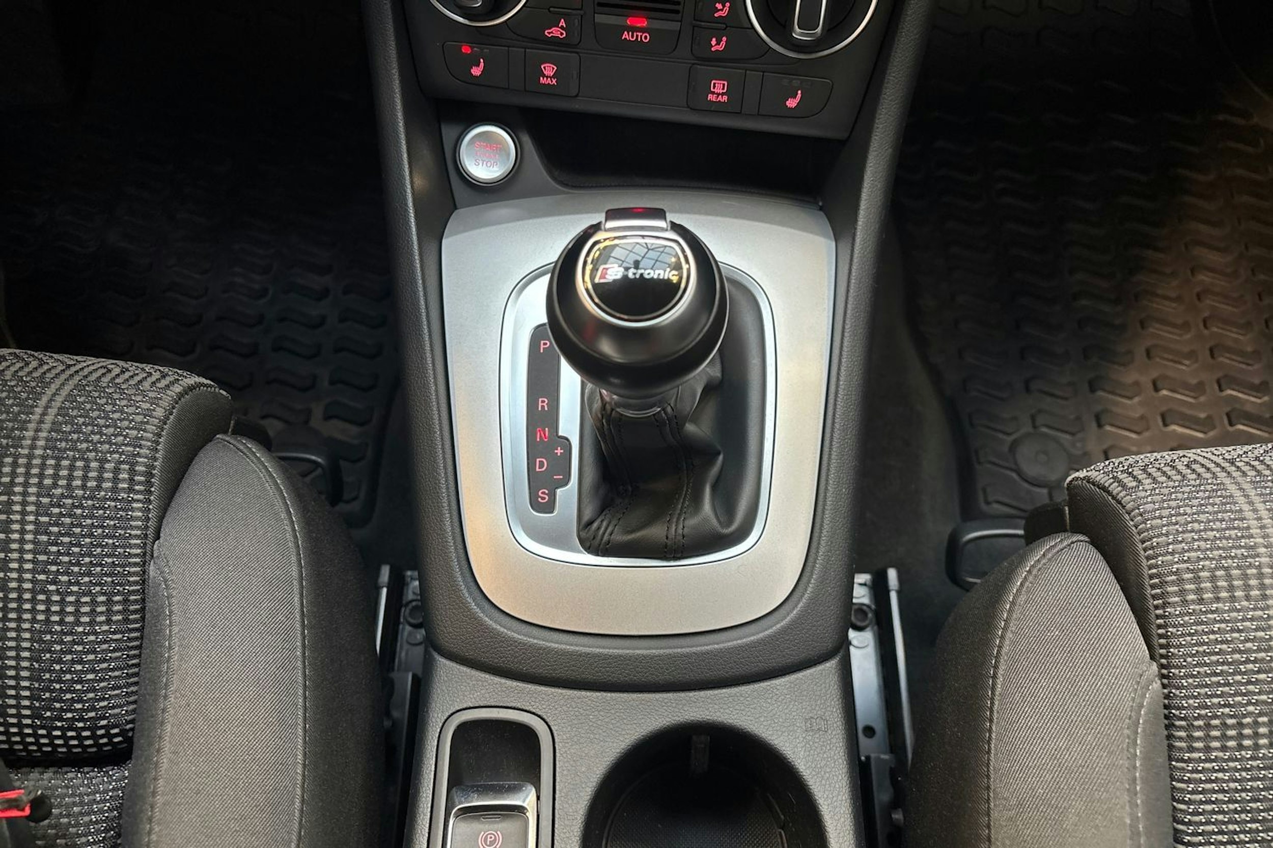 valkoinen Audi Q3 2018 kuva 23.