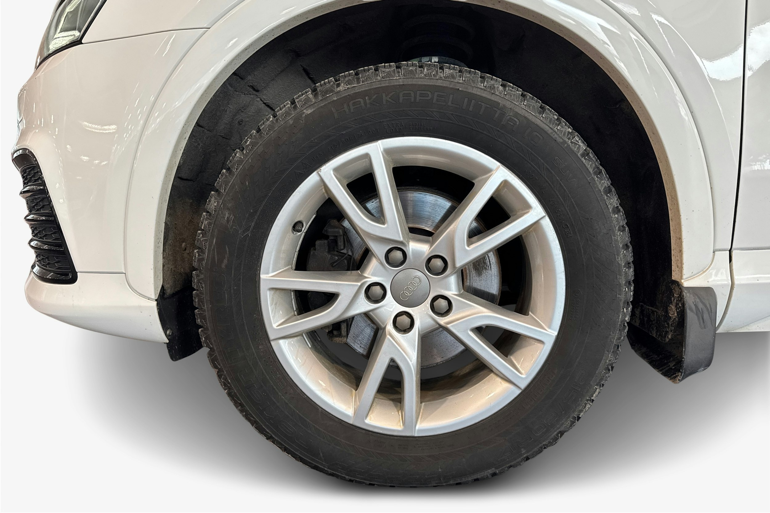 Valkoinen Audi Q3 2018 kuva 11.