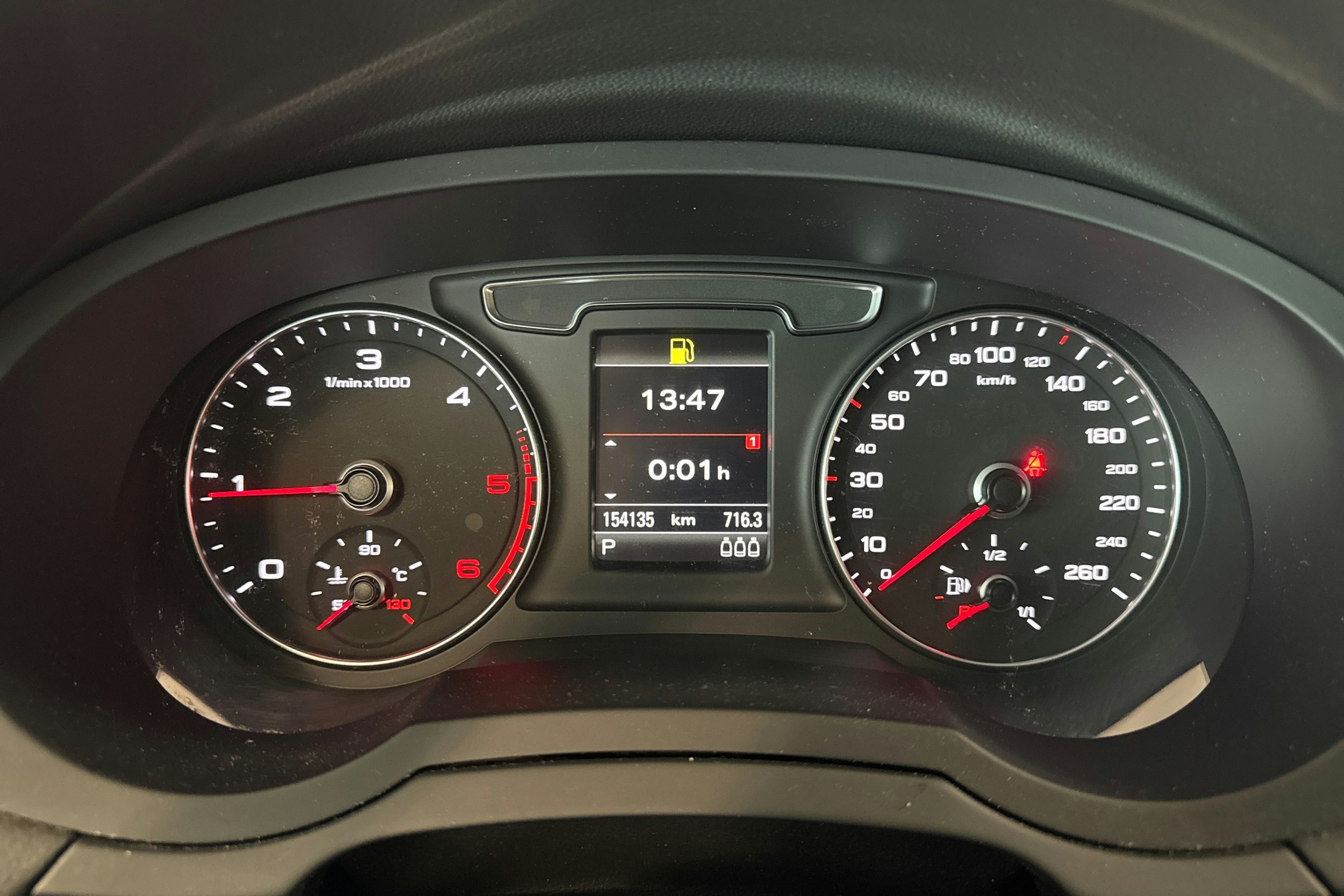 Valkoinen Audi Q3 2018 kuva 14.