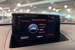 Valkoinen Audi Q3 2018 kuva 17.