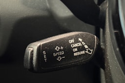 Valkoinen Audi Q3 2018 kuva 19.