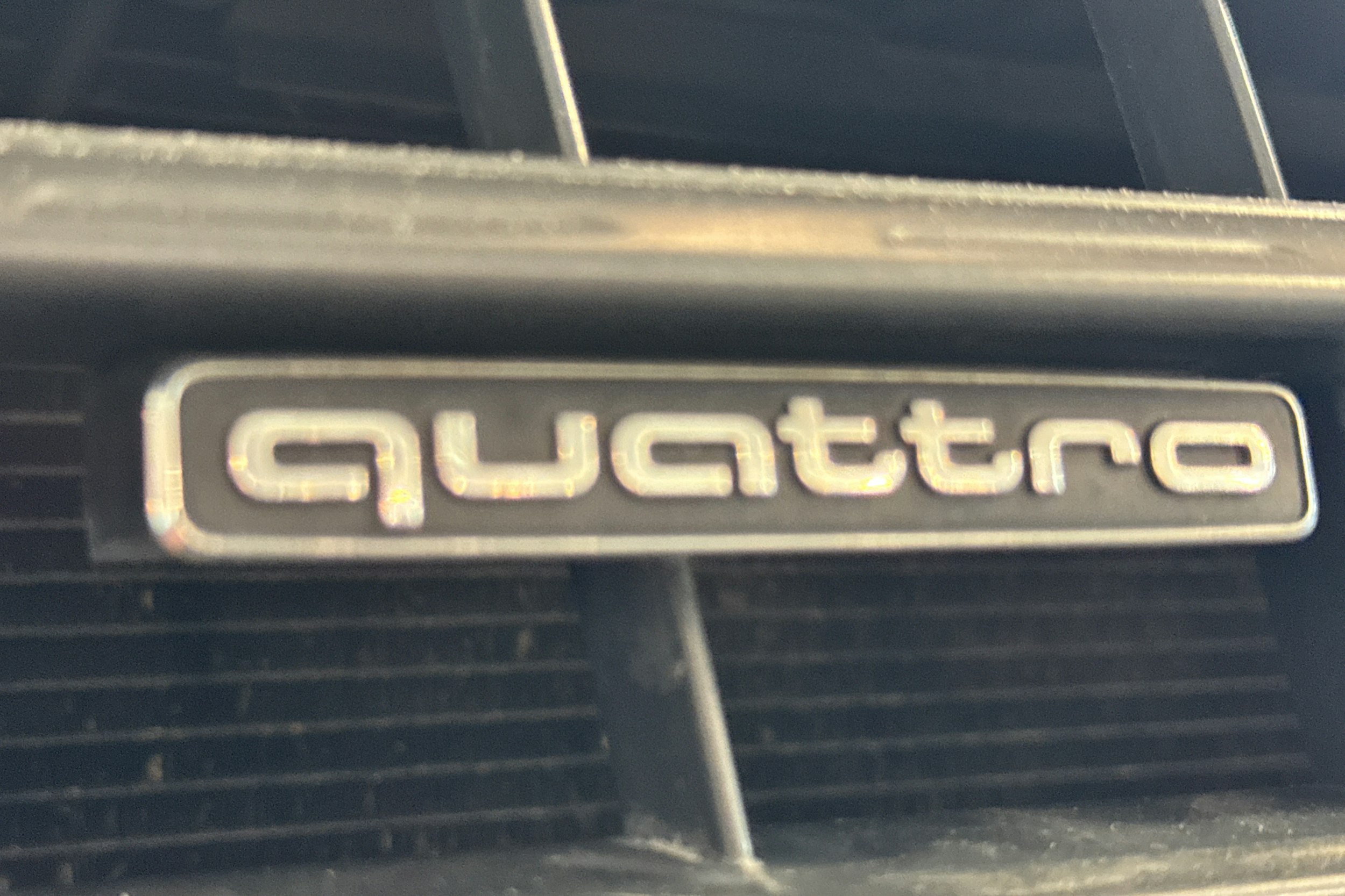 Valkoinen Audi Q3 2018 kuva 22.