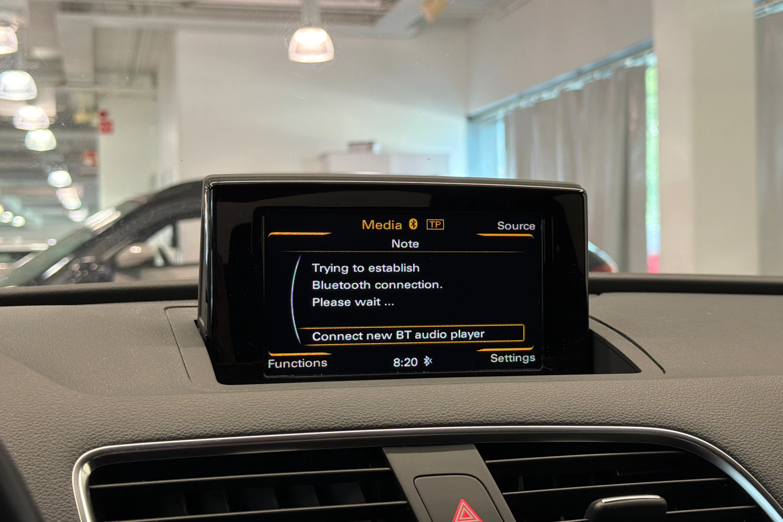 Valkoinen Audi Q3 2018 kuva 28.