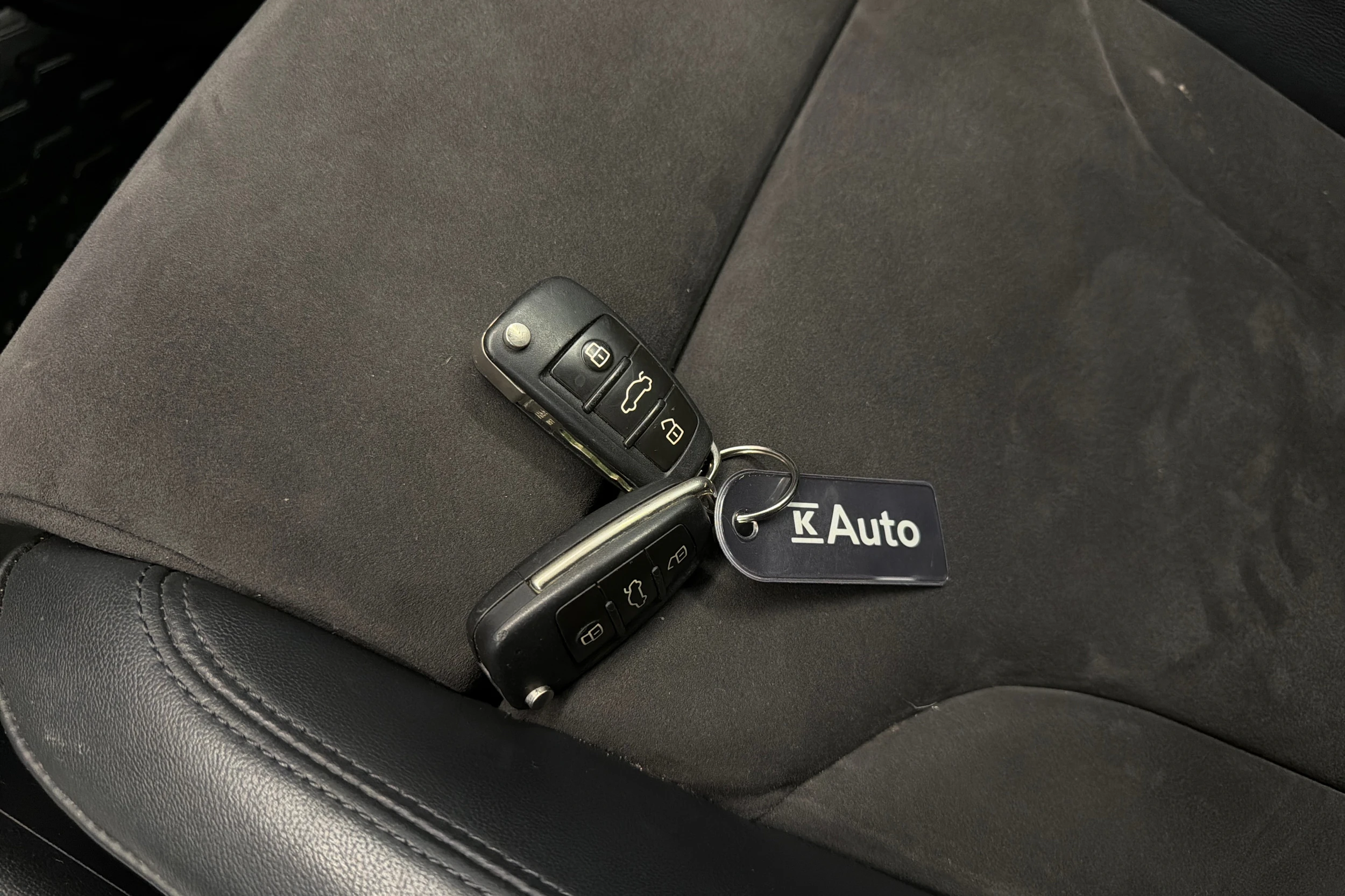 Valkoinen Audi Q3 2018 kuva 29.