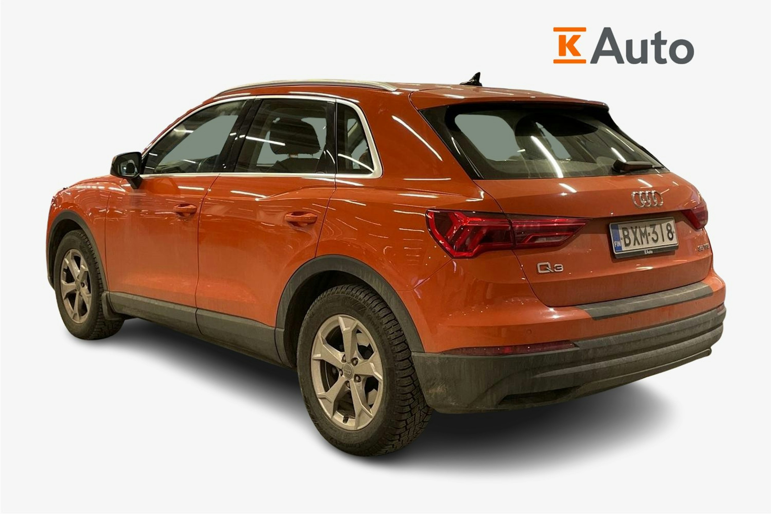 oranssi Audi Q3 2019 kuva 2.