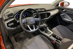 oranssi Audi Q3 2019 kuva 6.