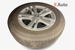 oranssi Audi Q3 2019 kuva 9.