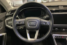 oranssi Audi Q3 2019 kuva 19.