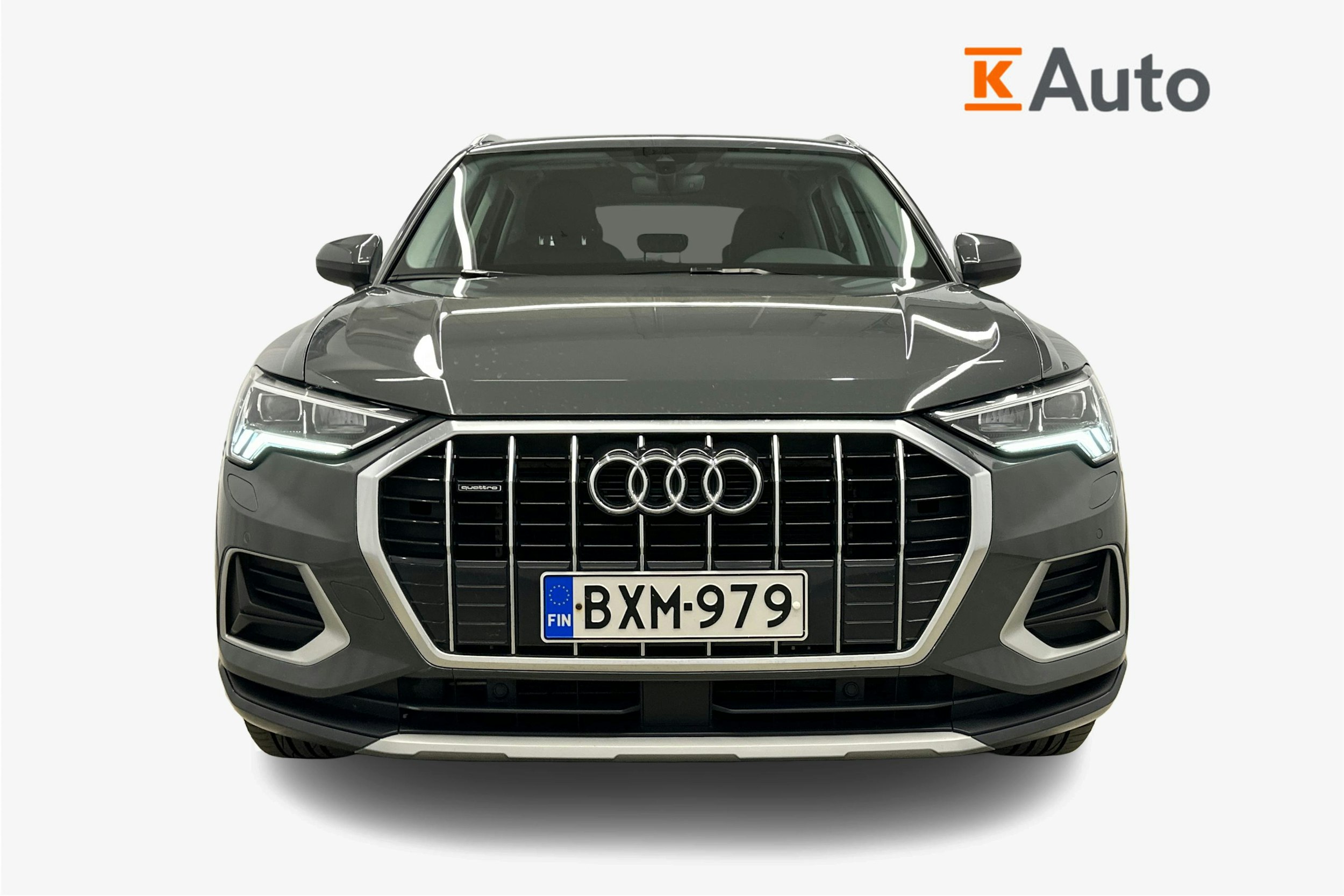 Harmaa Audi Q3 2019 kuva 5.