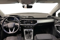 Harmaa Audi Q3 2019 kuva 9.