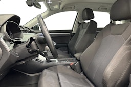 Harmaa Audi Q3 2019 kuva 10.