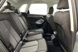 Harmaa Audi Q3 2019 kuva 13.