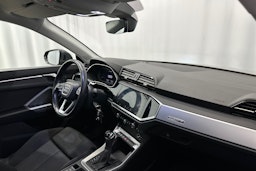 Harmaa Audi Q3 2019 kuva 14.