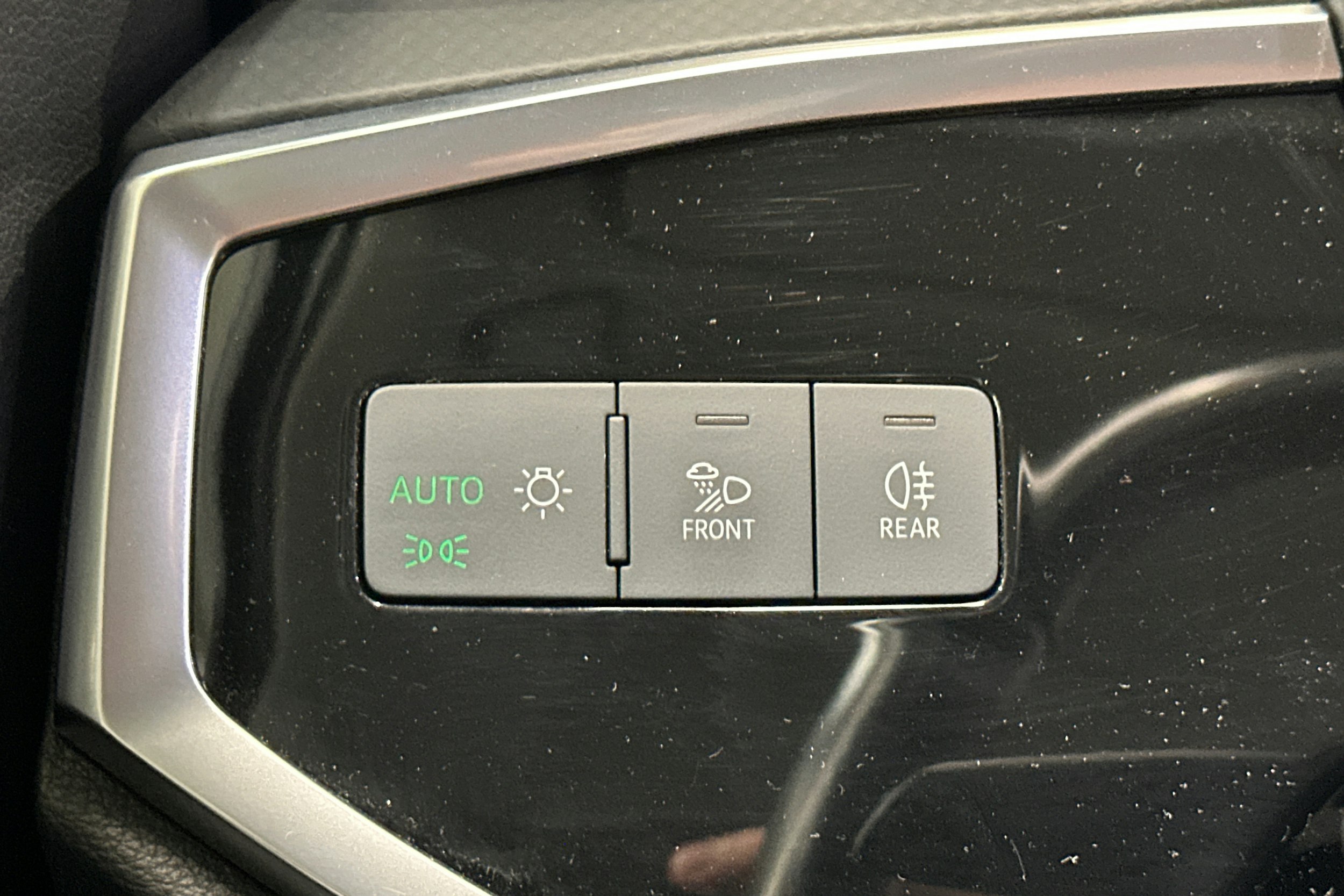 Harmaa Audi Q3 2019 kuva 18.