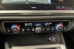 Harmaa Audi Q3 2019 kuva 25.