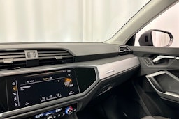 Harmaa Audi Q3 2019 kuva 28.