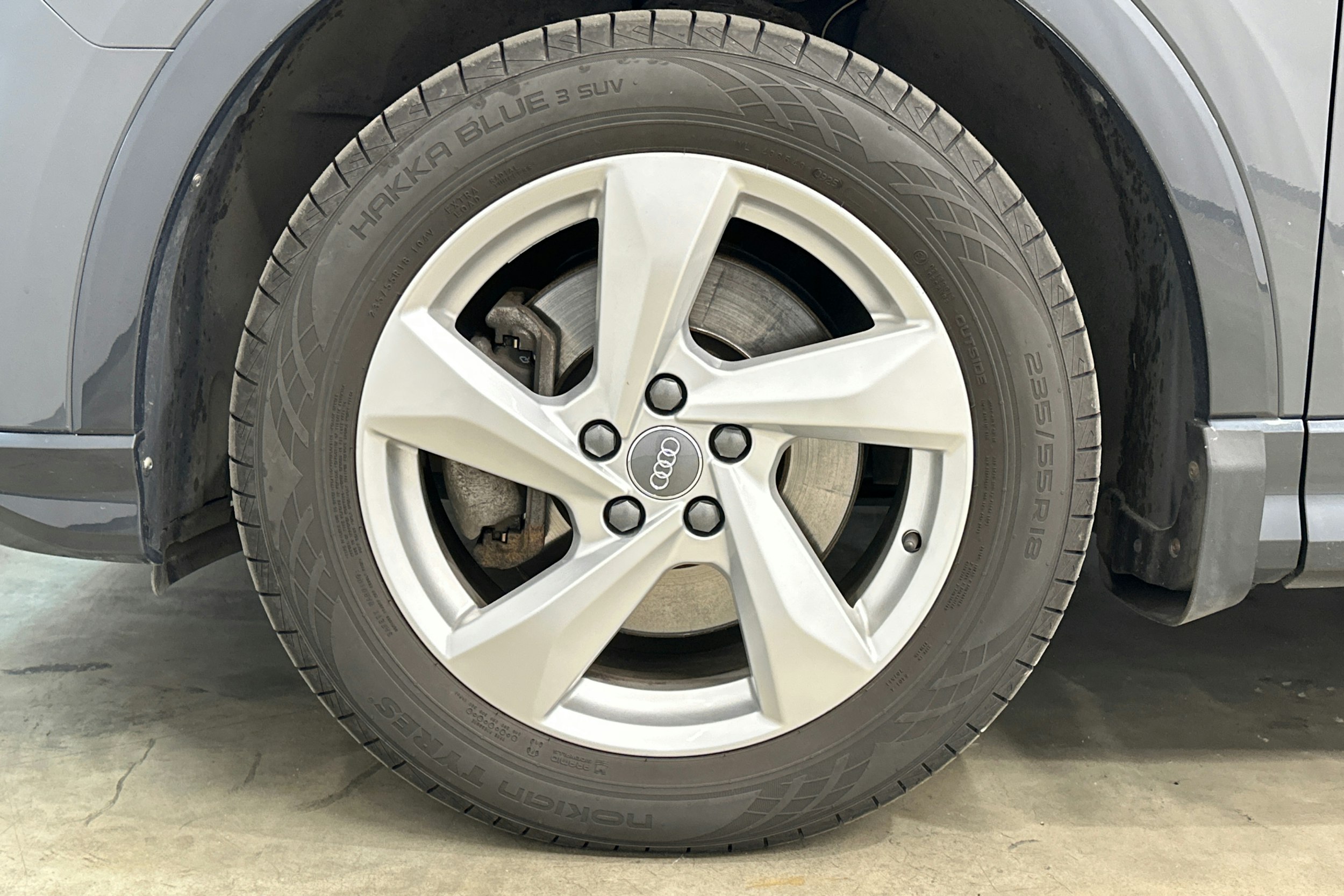 Harmaa Audi Q3 2019 kuva 34.