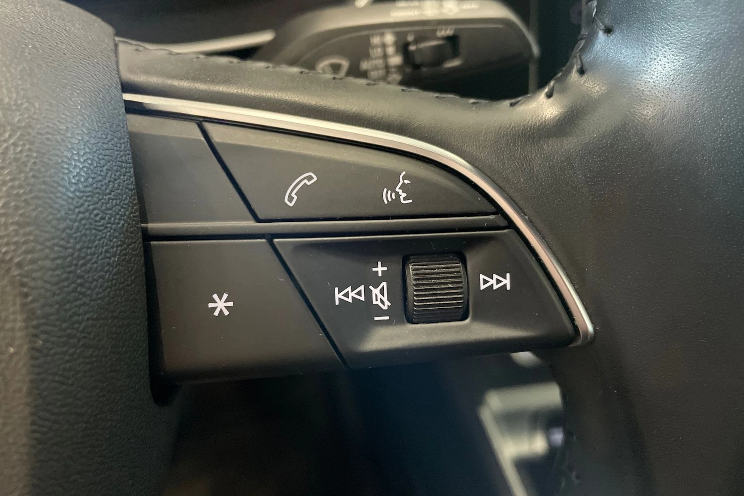met. hopea Audi Q3 2019 kuva 14.