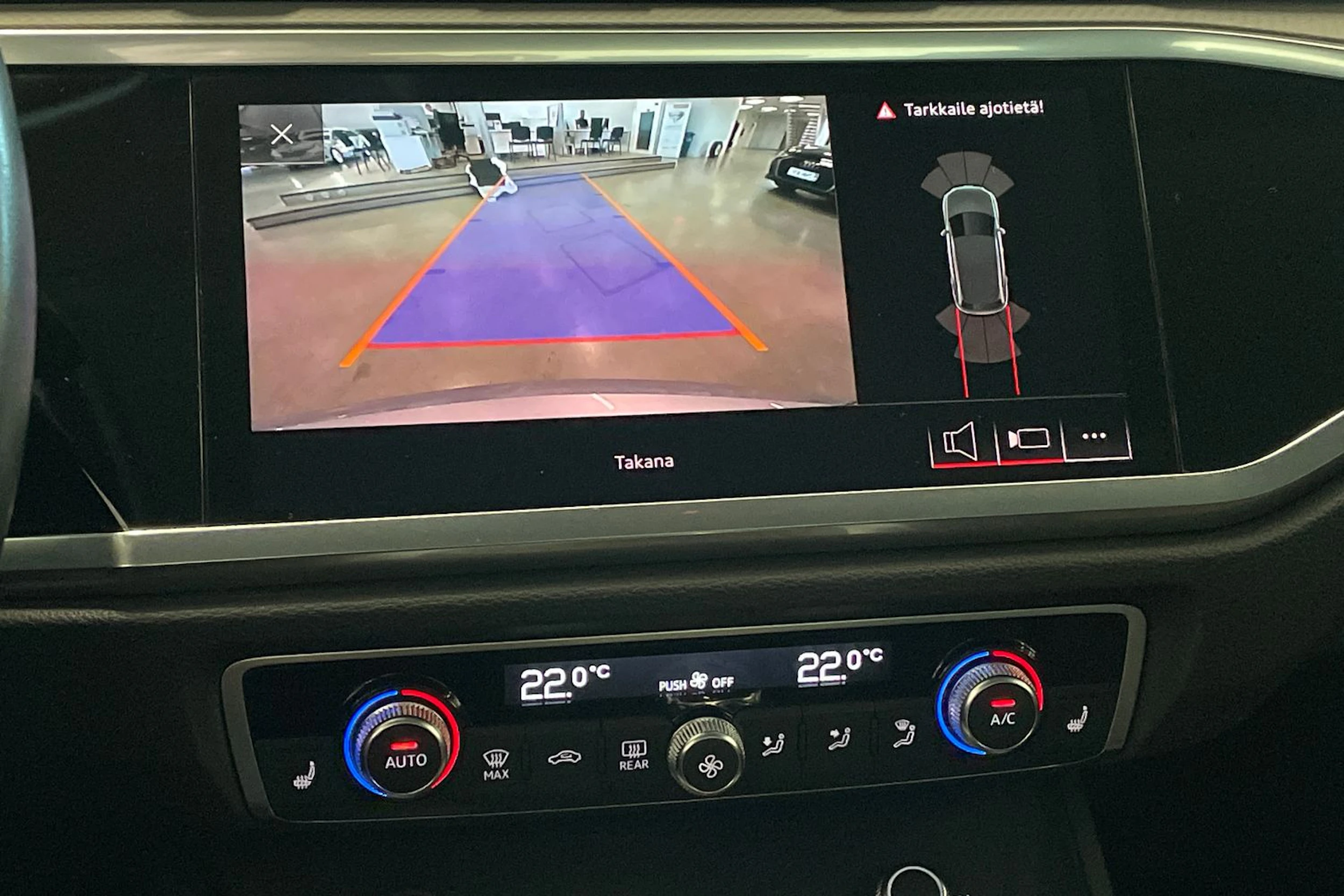 met. hopea Audi Q3 2019 kuva 24.