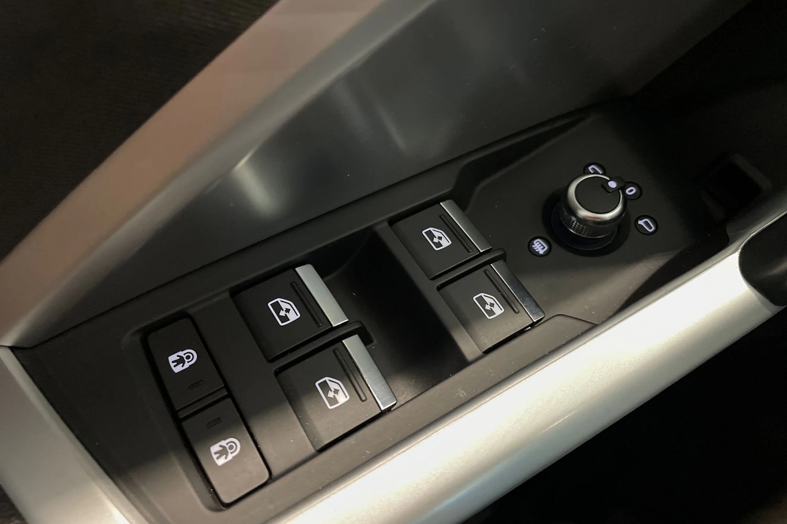 met. hopea Audi Q3 2019 kuva 27.