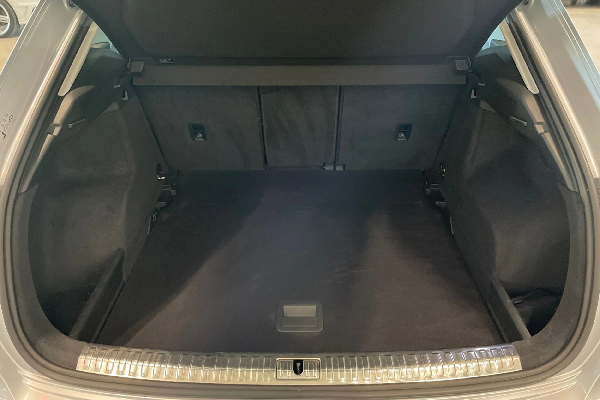 met. hopea Audi Q3 2019 kuva 28.