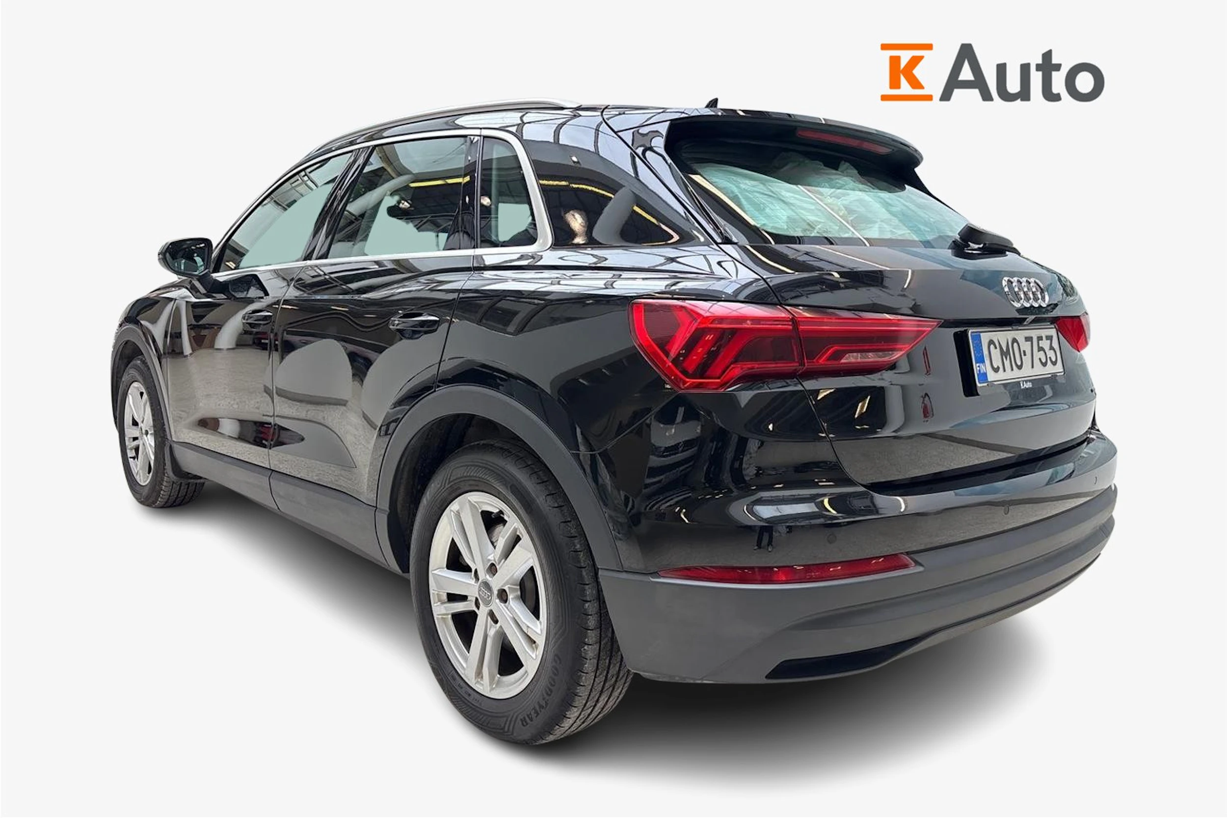 musta Audi Q3 2019 kuva 3.