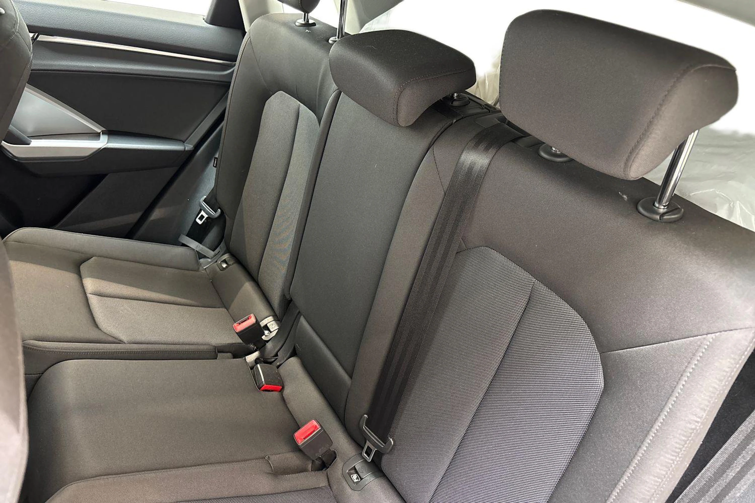 musta Audi Q3 2019 kuva 11.