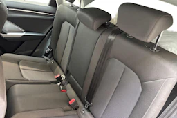 musta Audi Q3 2019 kuva 11.