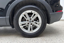musta Audi Q3 2019 kuva 13.