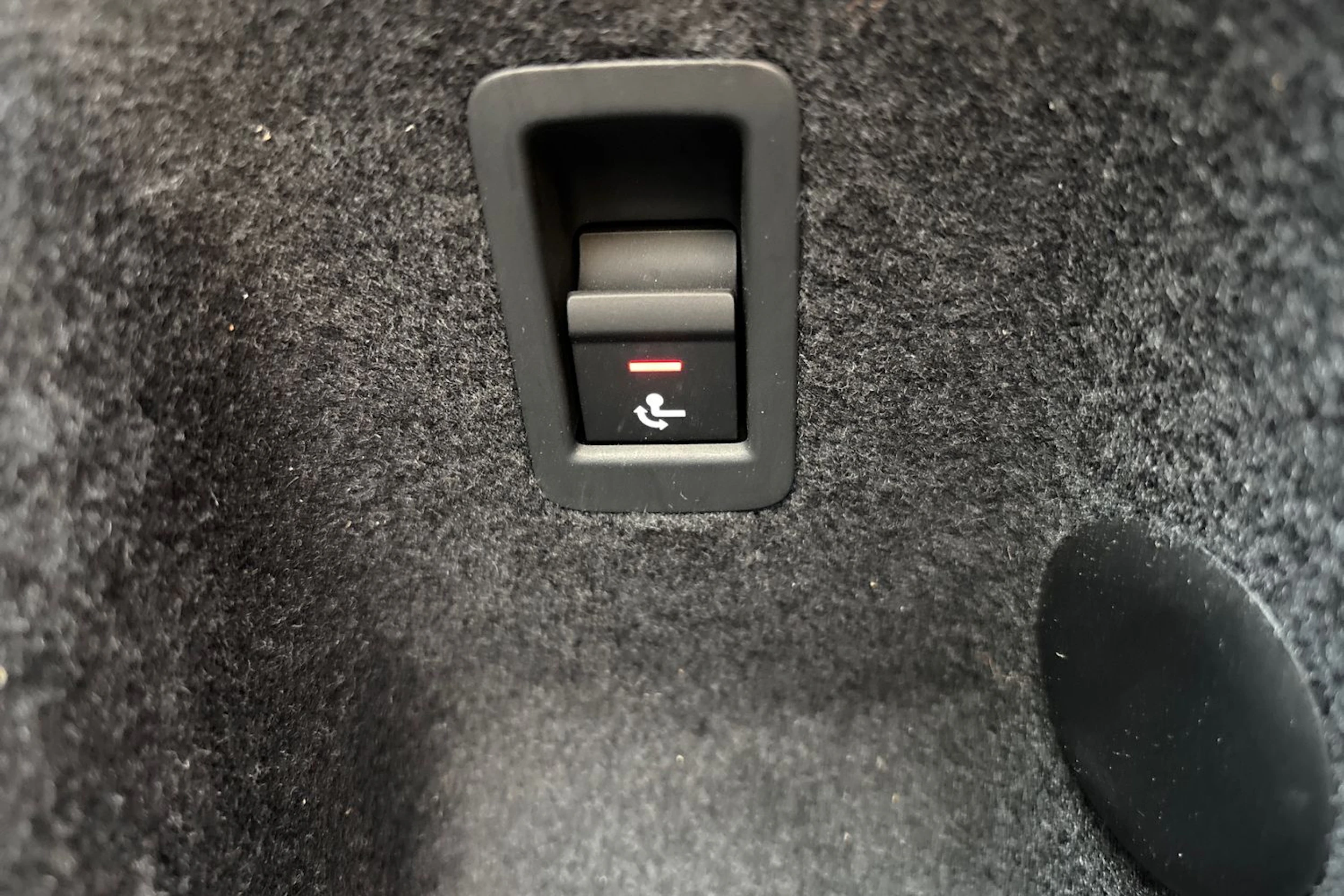 musta Audi Q3 2019 kuva 17.