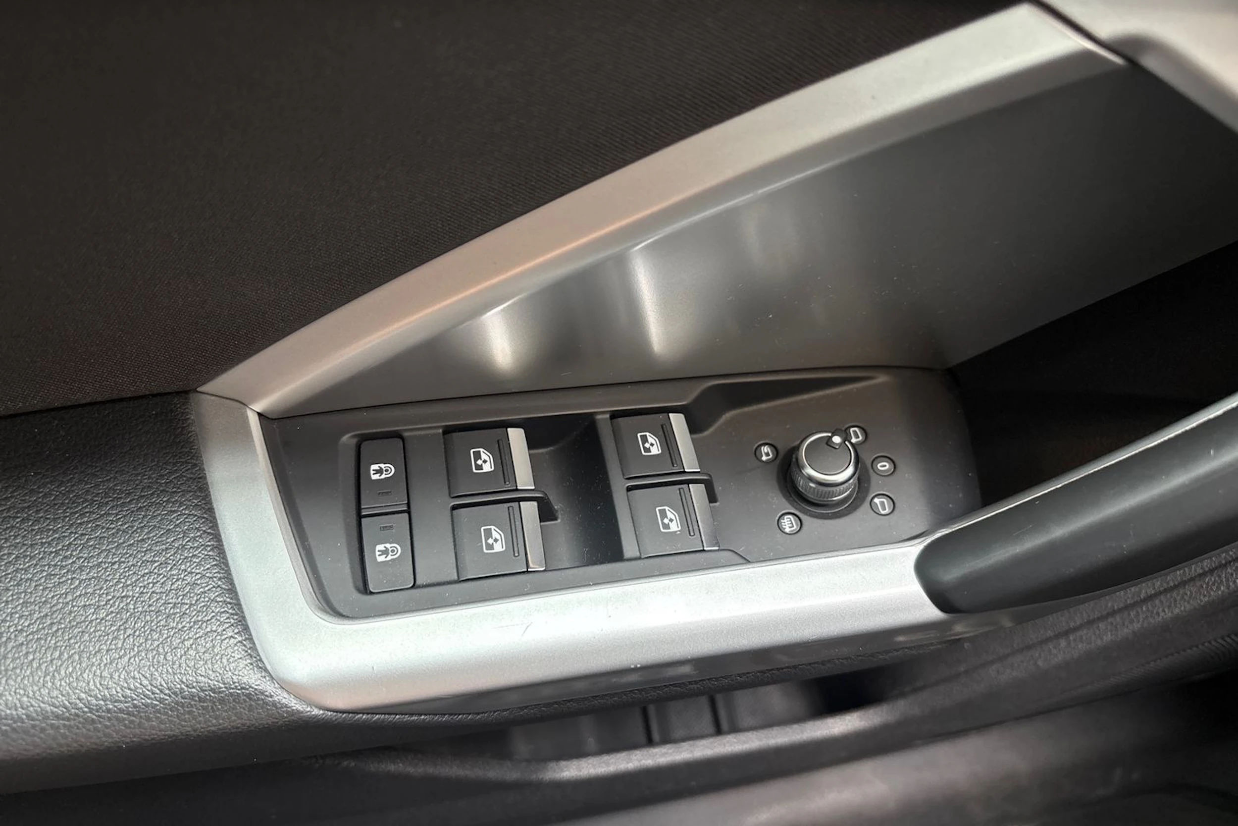 musta Audi Q3 2019 kuva 25.
