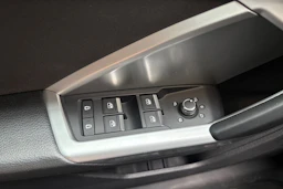 musta Audi Q3 2019 kuva 25.