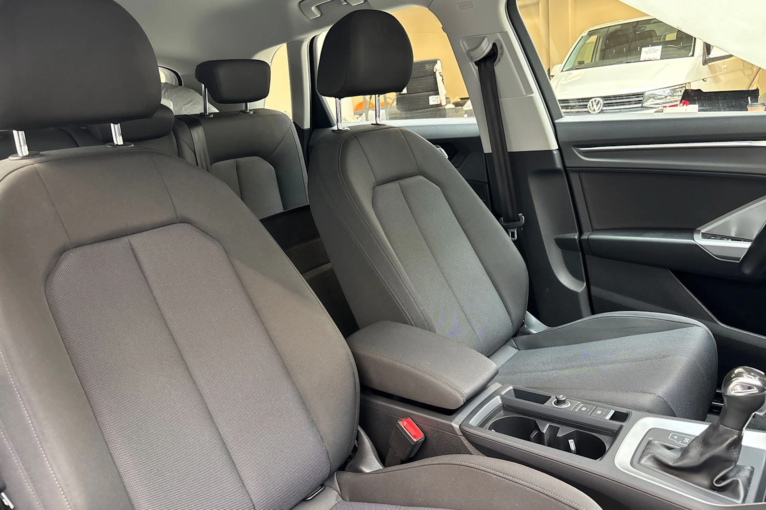 musta Audi Q3 2019 kuva 26.