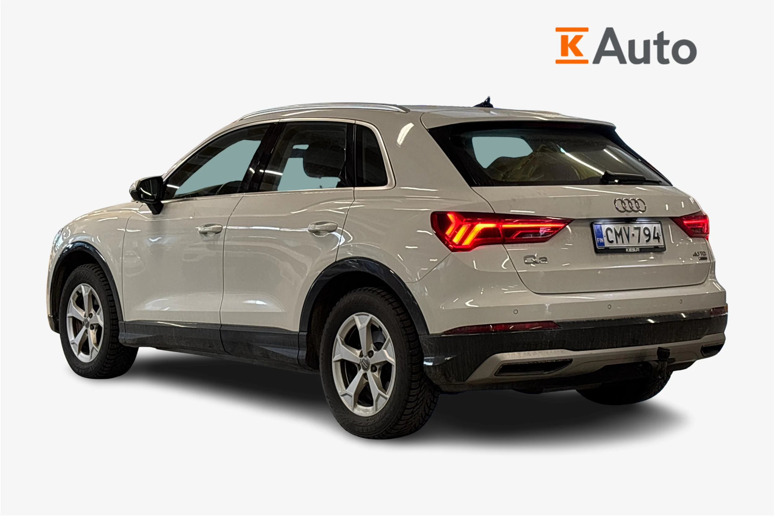 valkoinen Audi Q3 2019 kuva 2.