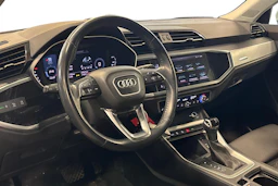 valkoinen Audi Q3 2019 kuva 3.