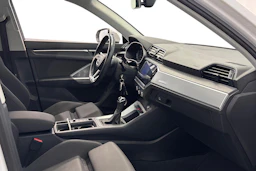 valkoinen Audi Q3 2019 kuva 11.