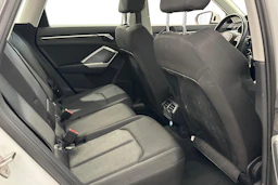 valkoinen Audi Q3 2019 kuva 12.